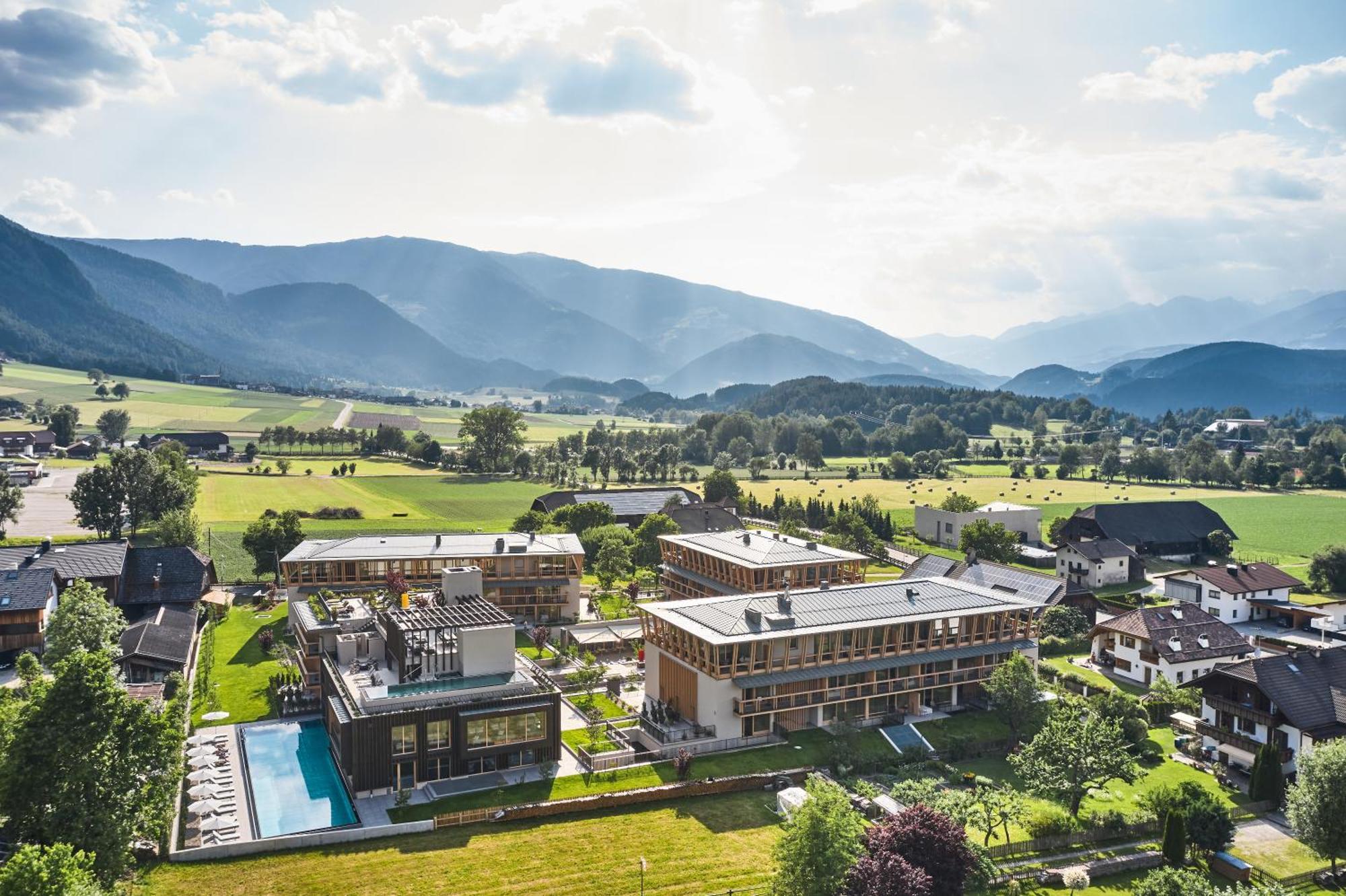 Falkensteiner Hotel Kronplatz - The Leading Hotels Of The World (Adults Only) ريسكوني المظهر الخارجي الصورة The campus of the University of Applied Sciences Kufstein