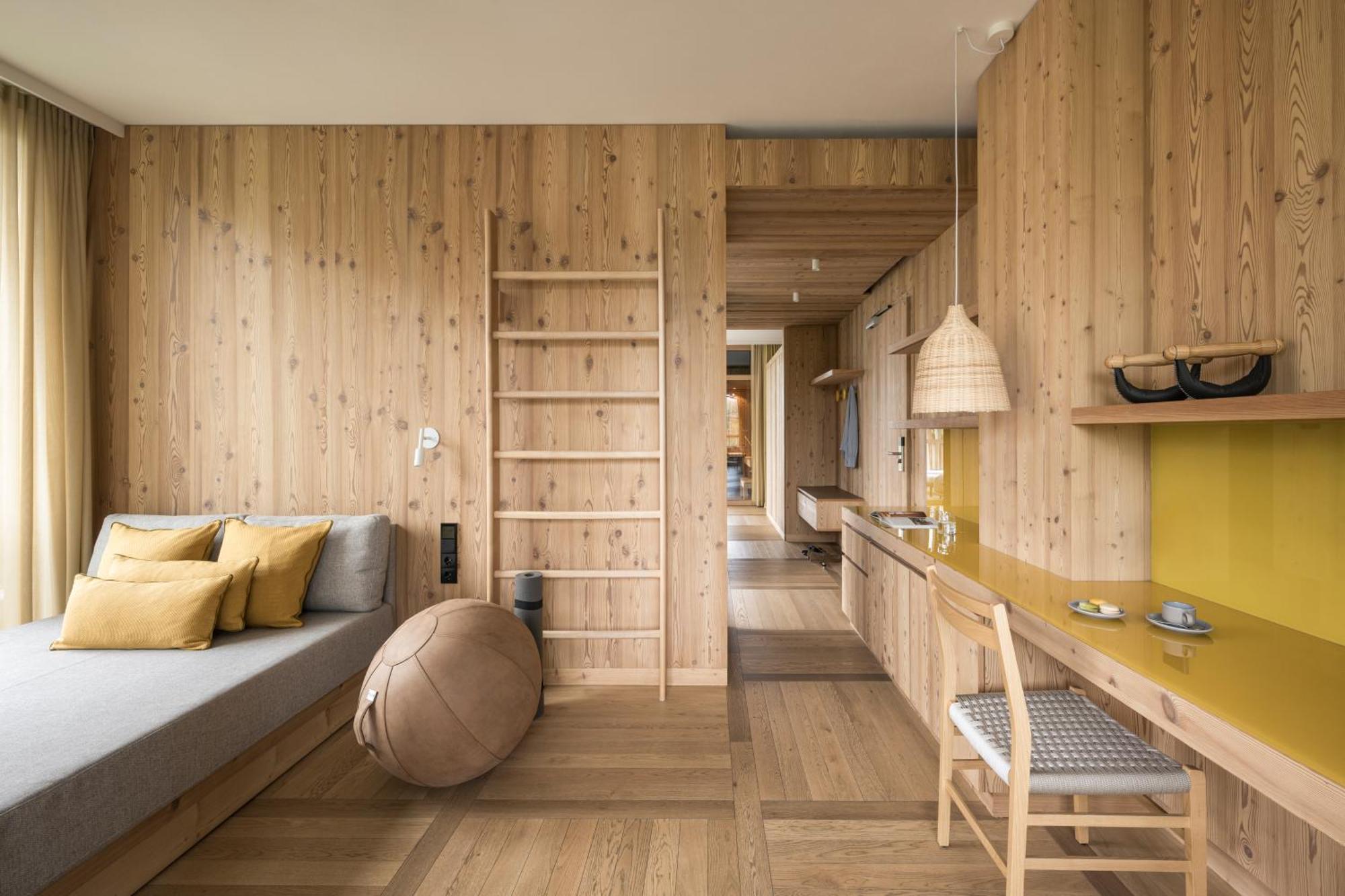 Falkensteiner Hotel Kronplatz - The Leading Hotels Of The World (Adults Only) ريسكوني المظهر الخارجي الصورة Interior of a room at the Hotel de la Couronne