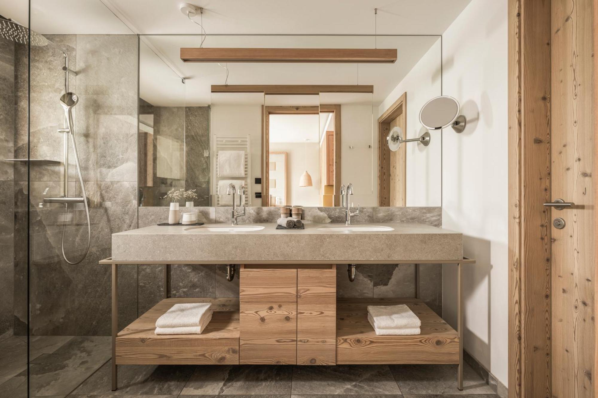 Falkensteiner Hotel Kronplatz - The Leading Hotels Of The World (Adults Only) ريسكوني المظهر الخارجي الصورة Bathroom