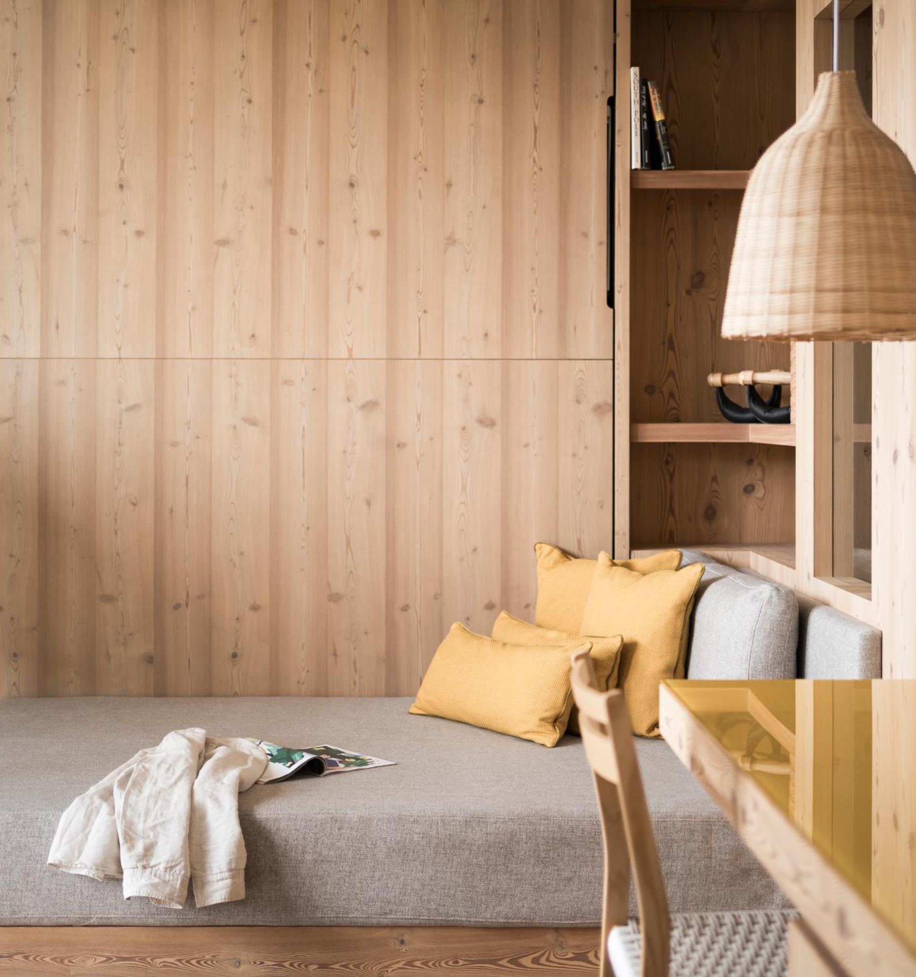 Falkensteiner Hotel Kronplatz - The Leading Hotels Of The World (Adults Only) ريسكوني الغرفة الصورة A wall panel made of wood